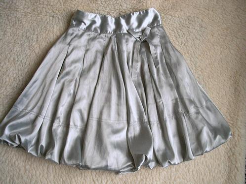 Derhy kids zilvergrijs feest ballonrokje 8/10 jaar, Kinderen en Baby's, Kinderkleding | Maat 140, Zo goed als nieuw, Meisje, Jurk of Rok