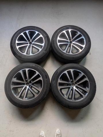 Jaguar F Pace 19 inch velgen met zomerbanden beschikbaar voor biedingen