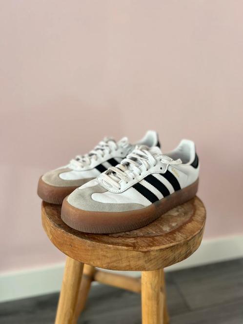 Adidas Sambae maat 41 1/3, Kleding | Dames, Schoenen, Zo goed als nieuw, Sneakers of Gympen, Wit, Verzenden