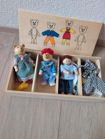 Houten Aankleed popjes/ beertjes beschikbaar voor biedingen