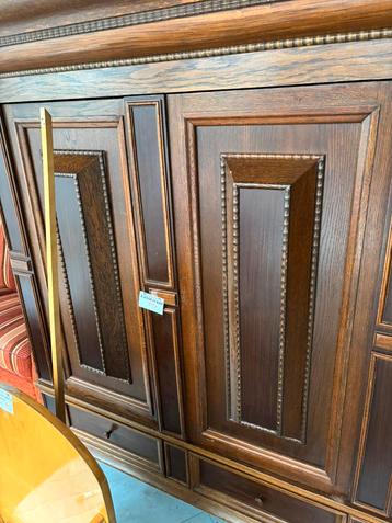 Kast / kussenkast beschikbaar voor biedingen