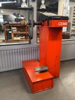 Balanceer apparaat CEMB  voor motor banden, Ophalen, Gebruikt