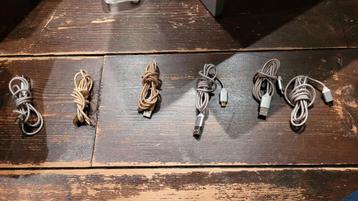 Micro usb snoertjes met magnetische koppelling beschikbaar voor biedingen