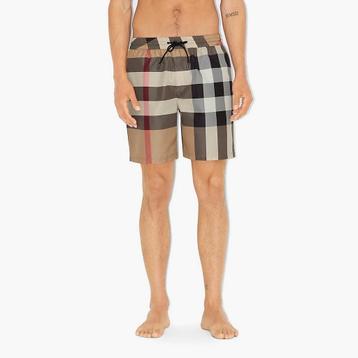 Burberry shorts beschikbaar voor biedingen