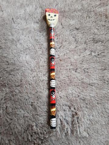 Nieuw Piraten potlood met gum. beschikbaar voor biedingen