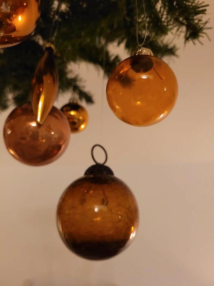 Kerstballen decoratie kerstgroen aan caroussel, Diversen, Kerst, Ophalen