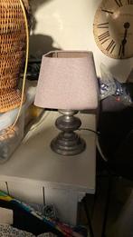 Tinnen tafellamp met taupe kap, Huis en Inrichting, Lampen | Tafellampen, Ophalen of Verzenden, Zo goed als nieuw, Minder dan 50 cm