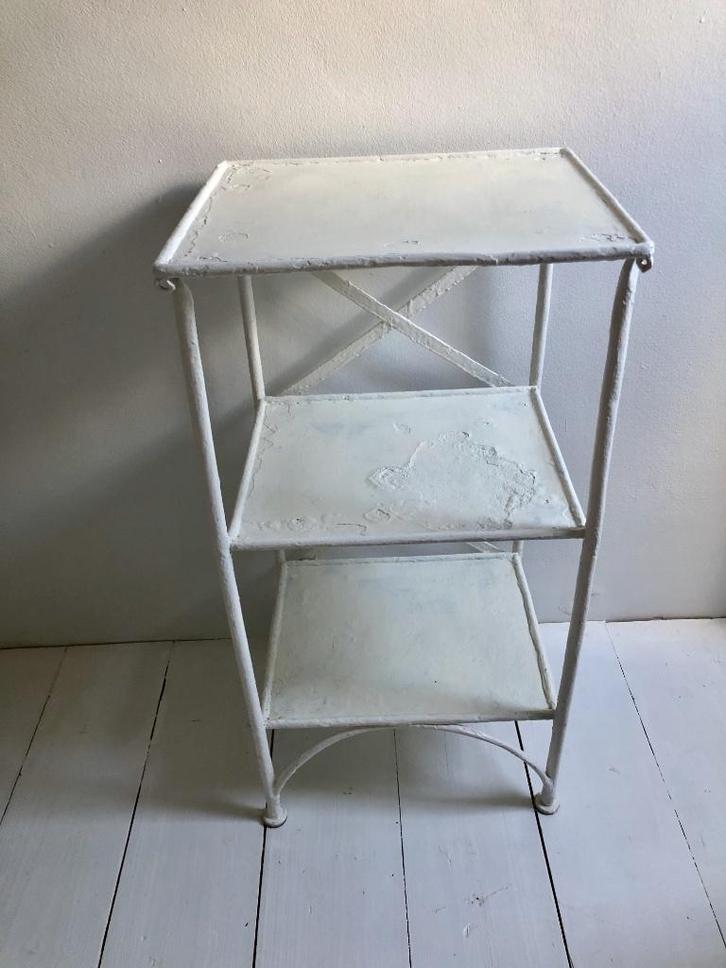 antiek ijzeren roomwit bijzet tafel etagere, Antiek en Kunst, Antiek | Meubels | Tafels, Ophalen