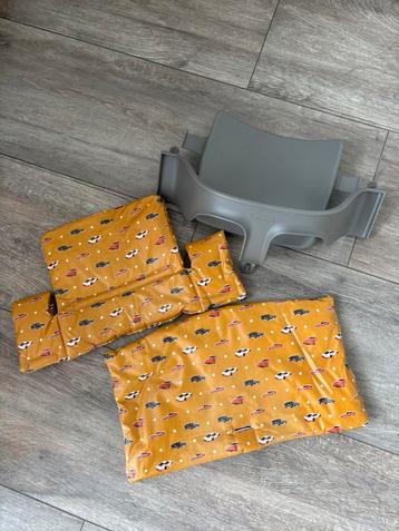 Ukje stoelhoezen Stokke stoel met verkleiner en blad beschikbaar voor biedingen