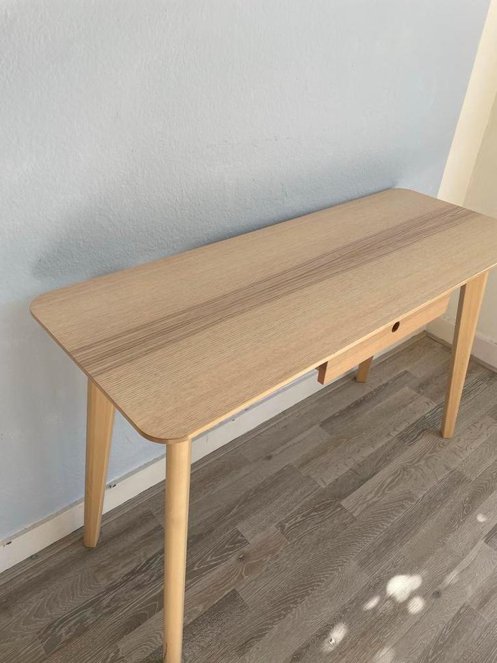 Ikea Lisabo Bureau / Tafel - Ideaal voor kleine kamer!, Huis en Inrichting, Bureaus, Zo goed als nieuw, Bureau, Ophalen