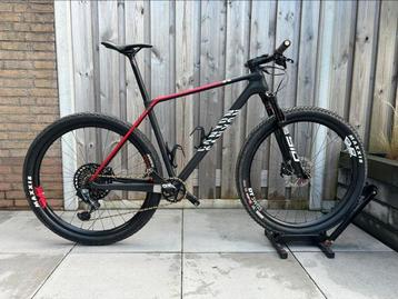 Canyon Exceed CF SLX9 L beschikbaar voor biedingen