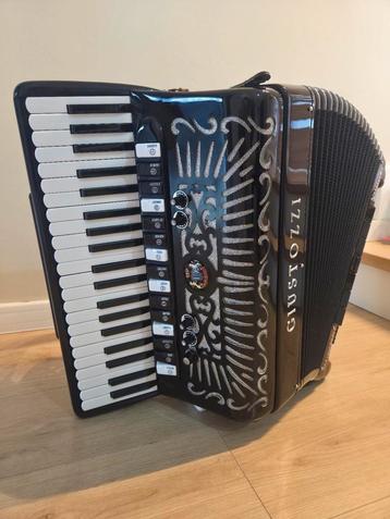 Accordeon GIUSTOZZI Cassotto V 3+2 cassotto  beschikbaar voor biedingen