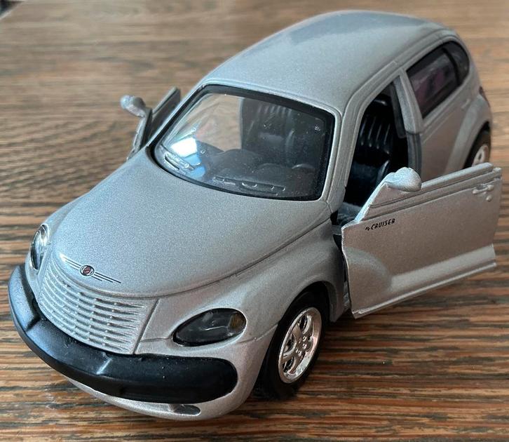 Chrysler Daimler PT Cruiser Auto, Hobby en Vrije tijd, Modelauto's | Overige schalen, Zo goed als nieuw, Ophalen