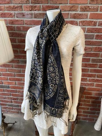 Goud kleurige sjaal shawl beschikbaar voor biedingen