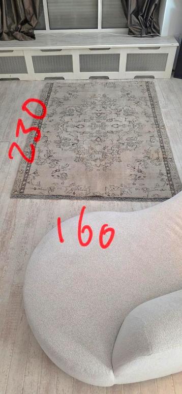 Vintage Beige Taupe Vloerkleed beschikbaar voor biedingen