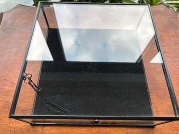 Glazen Vitrine box / Sieradendoos beschikbaar voor biedingen