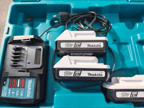 Makita DF457DWE koffer met 3 Accu's en Lader zgan, Doe-het-zelf en Verbouw, Gereedschap | Boormachines, Zo goed als nieuw, Boor- en Schroefmachine
