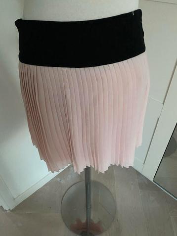 Vanilia Rok - Maat S - Beige/Zwart plissé beschikbaar voor biedingen