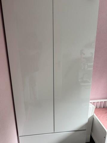 Kast Neveda van karwei