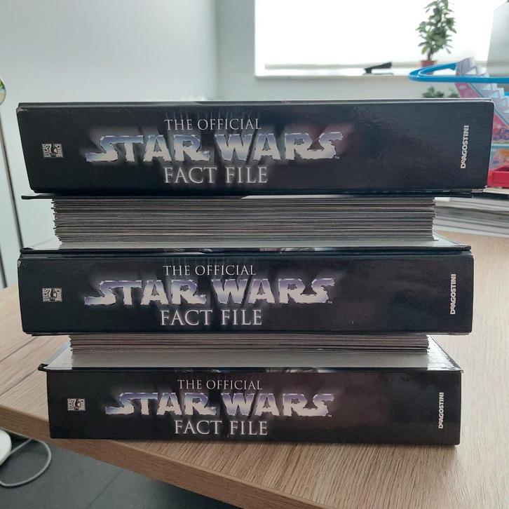 Star Wars fact fyles 1 t/m 140 in 5 mappen, nieuw, Verzamelen, Star Wars, Nieuw, Overige typen, Ophalen