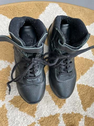 Dancer danssneakers beschikbaar voor biedingen