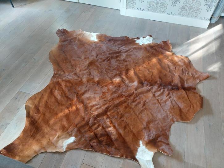 Mooie Koeienhuid Vloerkleed, Huis en Inrichting, Stoffering | Tapijten en Kleden, Zo goed als nieuw, 150 tot 200 cm, 200 cm of meer