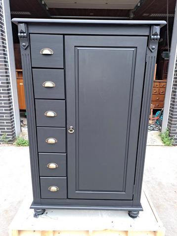 Maten zwart ladekast meidenkast  beschikbaar voor biedingen