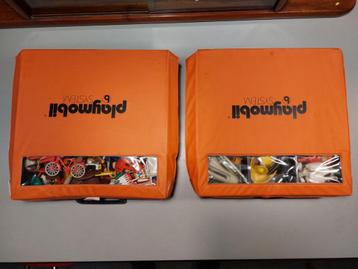 Partij vintage playmobil inclusief 2 originele opbergkoffers beschikbaar voor biedingen