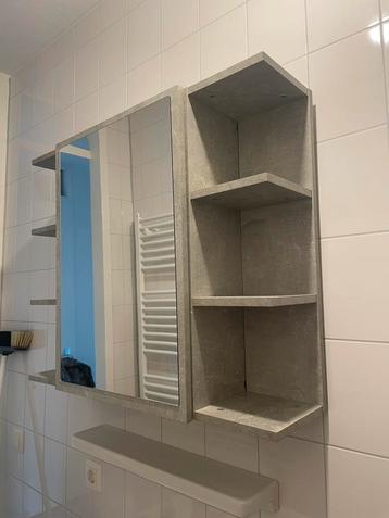 Mooie badkamerkast/medicijnkastje beschikbaar voor biedingen