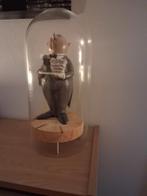 Ober in glazen stolp ter decoratie, Ophalen, Gebruikt, Kunststof, Overige typen