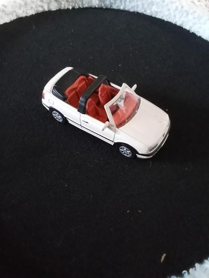 Volkswagen Golf Cabriolet. Model auto, Hobby en Vrije tijd, Modelauto's | 1:43, Zo goed als nieuw, Auto, Overige merken, Ophalen