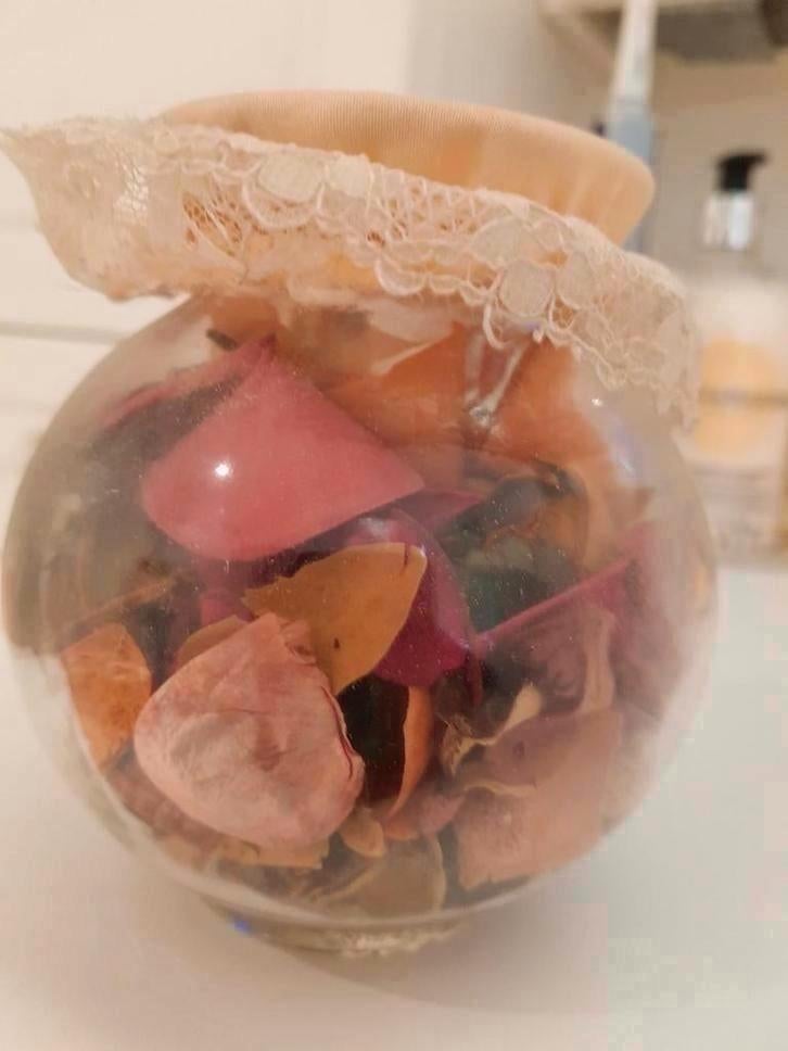 Glazen pot met potpourri, Ophalen of Verzenden, Zo goed als nieuw