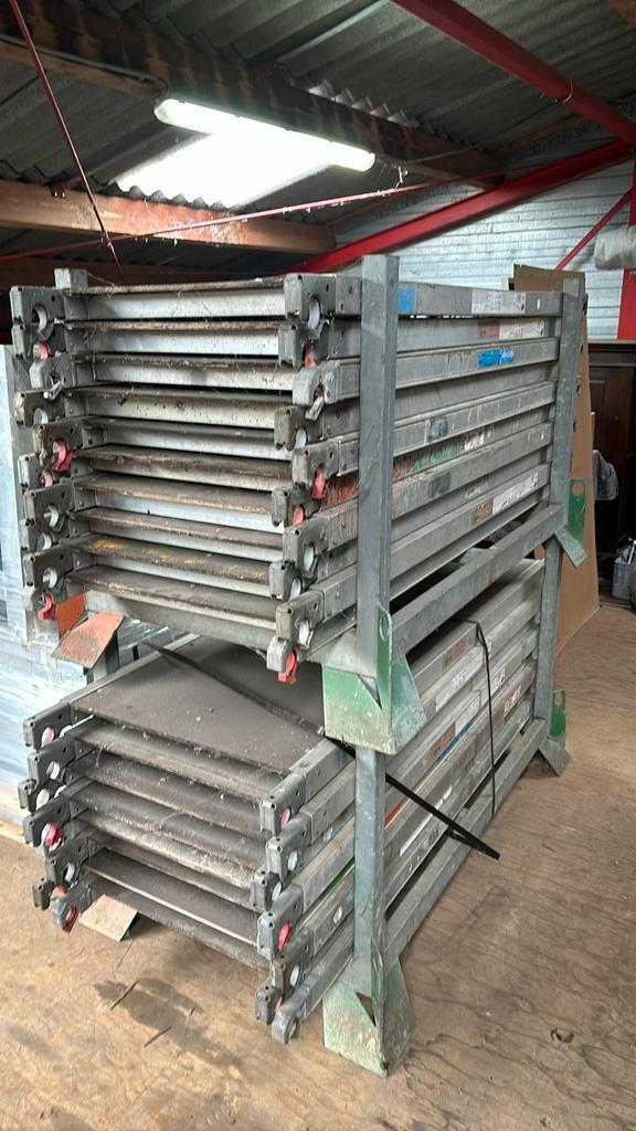 14 stuks Layher Zifa gebruikte platforms / schoren 1.85M, Doe-het-zelf en Verbouw, Steigers, Gebruikt, Rolsteiger of Kamersteiger