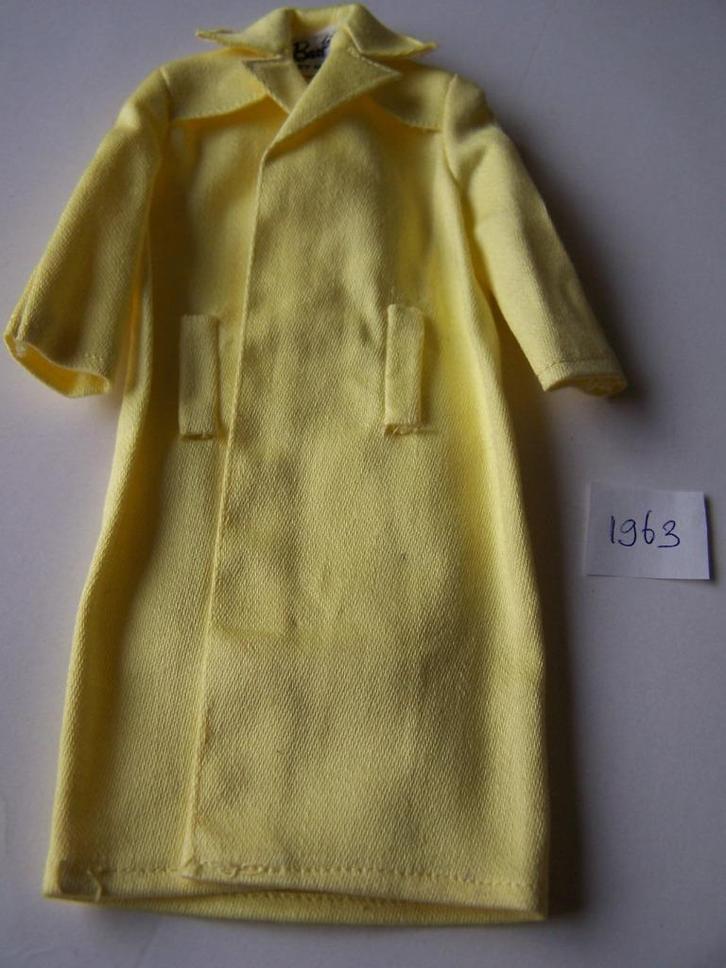 Oud Barbiejasje, Verzamelen, Poppen, Kleertjes, Ophalen of Verzenden