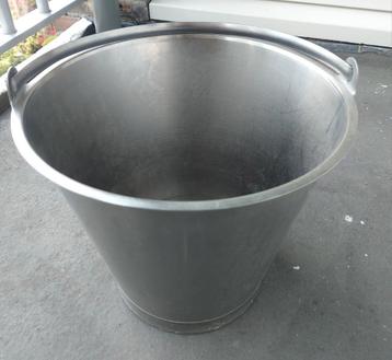 Emmers roestvrij beschikbaar voor biedingen