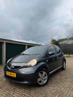 Toyota Aygo 1.0 12V VVT-i 5DRS/NIEUWE KOPPELING/NIEUWE APK, Auto's, Toyota, Voorwielaandrijving, Stof, Elektrische ramen, Zwart