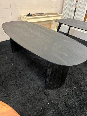 Eettafel Japandi deens ovaal zwart 220cm beschikbaar voor biedingen