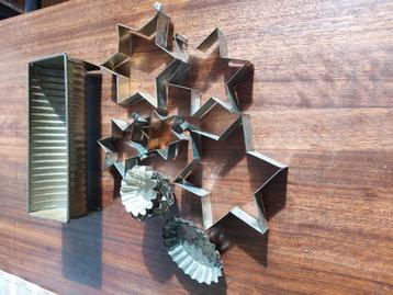 Bakvormen antiek beschikbaar voor biedingen