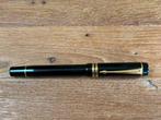Te koop: Zwarte Parker Duofold vulpen met medium punt, Verzamelen, Pennenverzamelingen, Ophalen of Verzenden, Zo goed als nieuw
