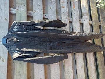 Kartkleding beschikbaar voor biedingen