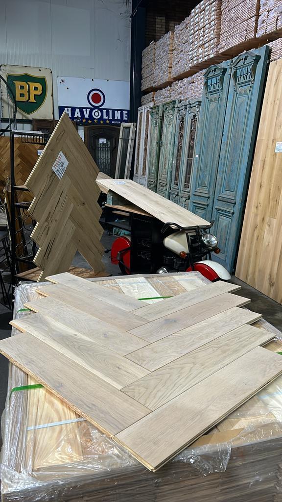 Eiken visgraat vloer parket kant en klaar geolied, Huis en Inrichting, Stoffering | Vloerbedekking, Zo goed als nieuw, Parket