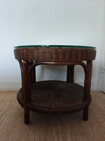 Vintage Rotan Tafel met Glasplaat beschikbaar voor biedingen