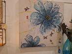 Schilderij met bloemen en vlinders | Showroommodel Houtmijn, 50 tot 75 cm, Nieuw, Ophalen of Verzenden, Schilderij