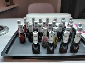 Te Koop: 29 x MAGNETIC GELPOLISH.   beschikbaar voor biedingen