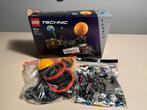 LEGO Technic Aarde & Maan in Beweging - 42179, Kinderen en Baby's, Speelgoed | Duplo en Lego, Ophalen of Verzenden, Zo goed als nieuw