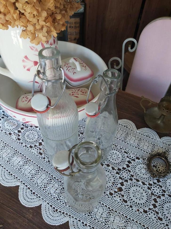 Oude brocante glazen fles beugelfles 3x porseleinen dop. 3 M, Antiek en Kunst, Antiek | Glas en Kristal, Ophalen of Verzenden