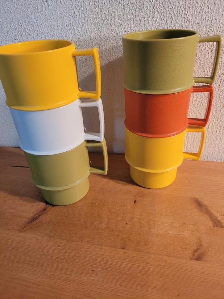 6 vintage Tupperware bekers mokken stapelbekers beker mok, Caravans en Kamperen, Kampeeraccessoires, Zo goed als nieuw, Ophalen of Verzenden