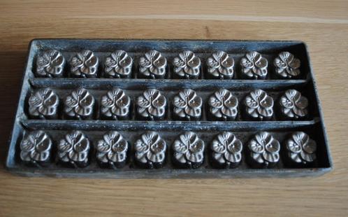 3 Oude chocolademallen / bonbonmallen, Antiek en Kunst, Curiosa en Brocante, Ophalen of Verzenden