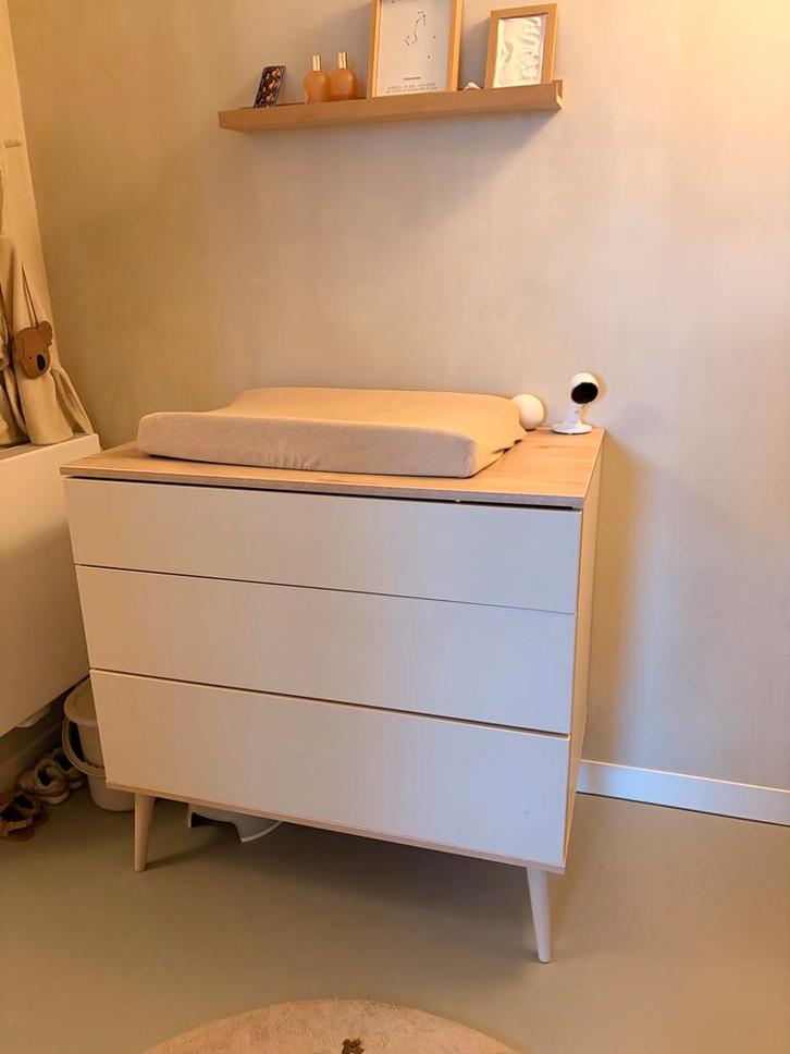 Quax Flow Commode + Verschoonkussen & Hoezen, Kinderen en Baby's, Kinderkamer | Commodes en Kasten, Zo goed als nieuw, Commode