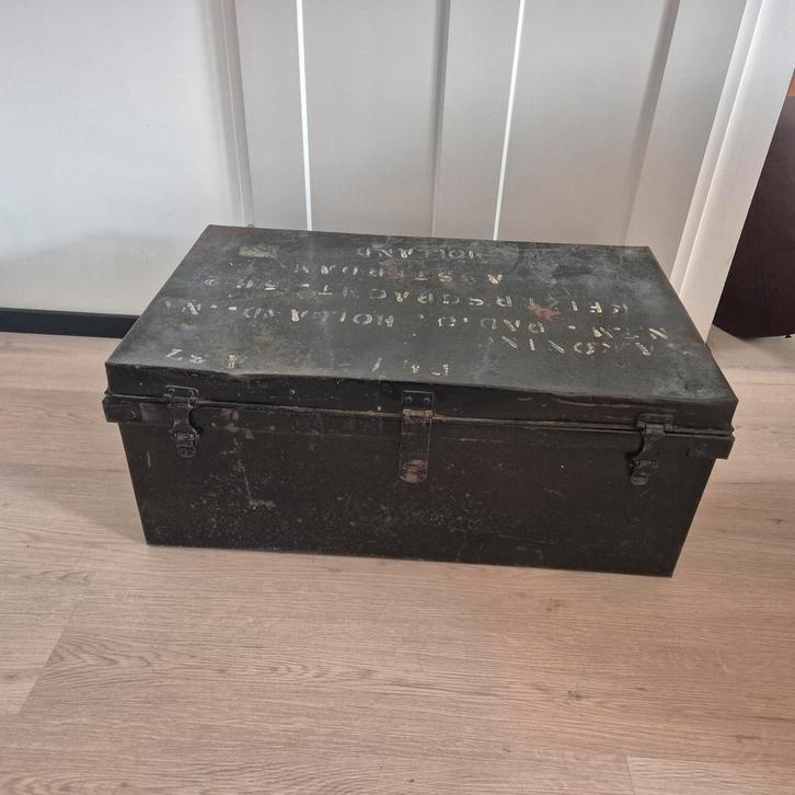 Oude metalen kist, Huis en Inrichting, Woonaccessoires | Kisten, Gebruikt, Minder dan 50 cm, Minder dan 50 cm, 50 tot 100 cm, Ophalen